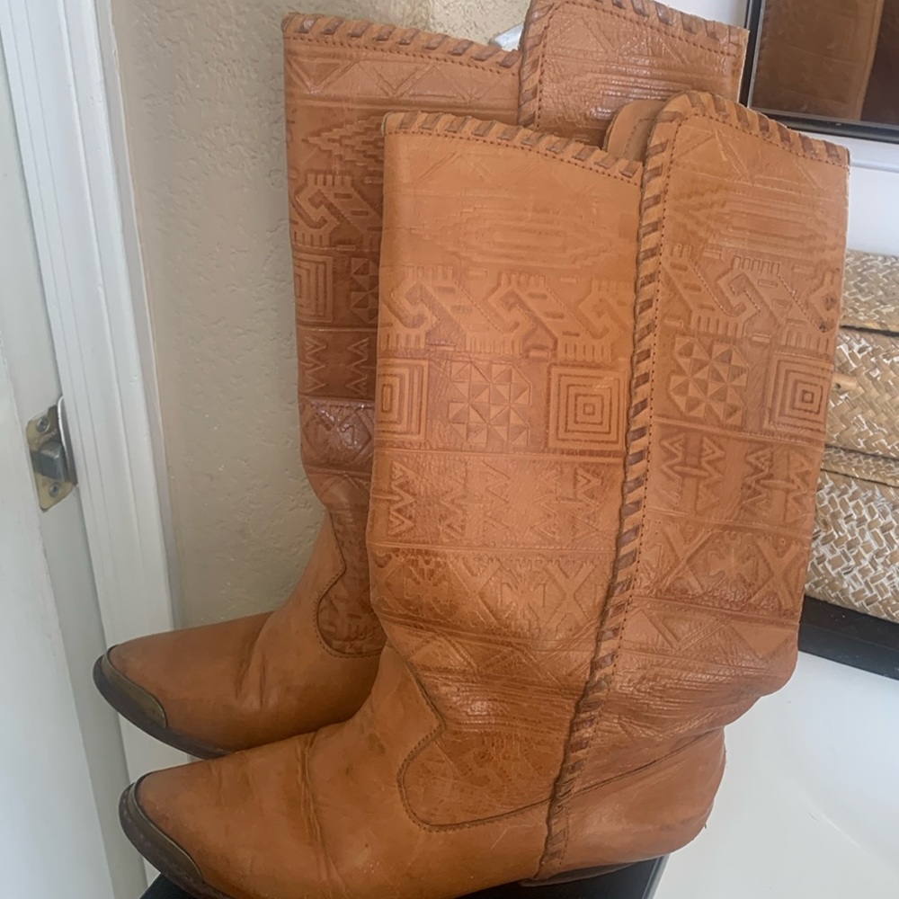 Marc Alpert Vintage boots 1980s-Made in Brazil Aztec SW design Gold Tip 1” heel